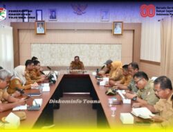 Sekda Tojo Una-Una Awali Tugas dengan Rapat Koordinasi Perangkat Daerah