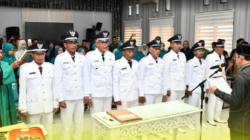 Bupati Tojo Una-Una Lantik Delapan Kepala Desa PAW